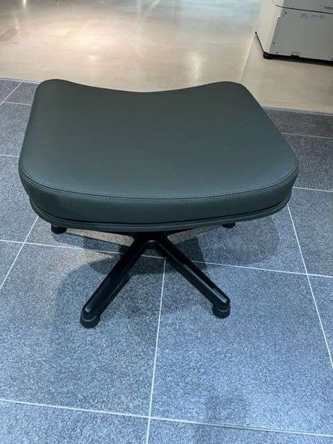 Artifort P141 poef - Materiaal