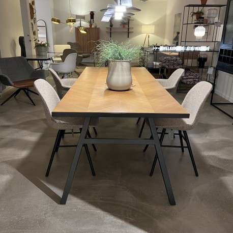 Zuiver Seth eettafel - 220x90 met Albert eetkamerstoel (set van 4) - Materiaal