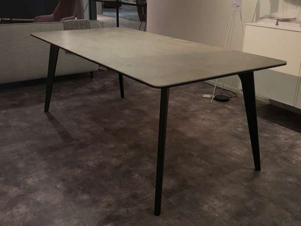 Pode Hux Concrete eettafel - 200x100 - Materiaal