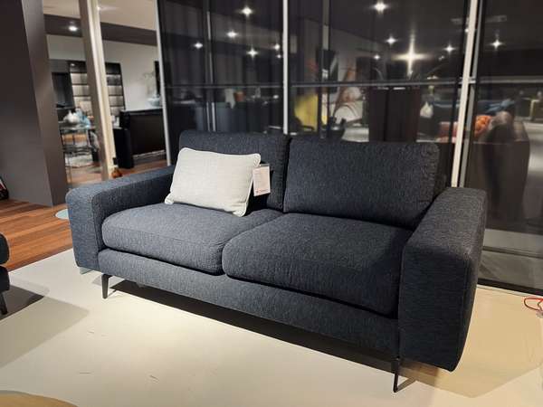 Cartel Living Fox 2,5-zitsbank met poef - Materiaal