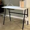 Zuiver Good Plastic bureau - Materiaal