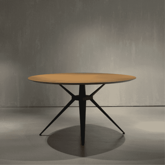 Seuren Zwaan eettafel - Ø140 - Materiaal