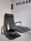 Montel Riley Medium relaxfauteuil - Zijaanzicht rechts