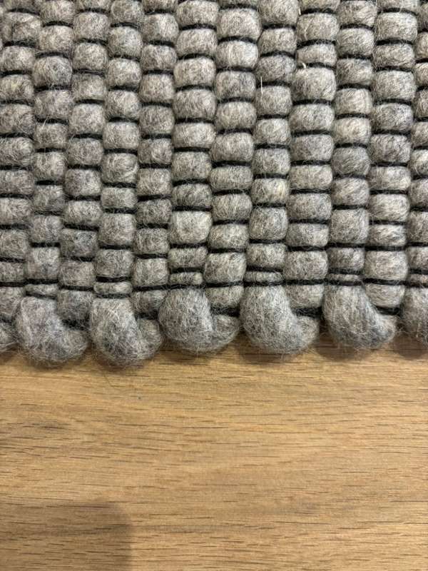 Montel Cerezo vloerkleed - 200x300 - Materiaal