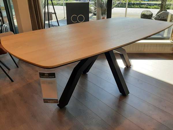 Henders en Hazel Livada eettafel - 220x108 - Materiaal