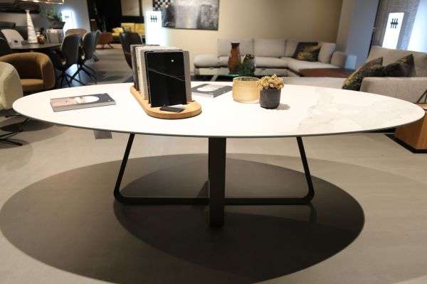 Joli Curve eettafel - 250x128 - Materiaal