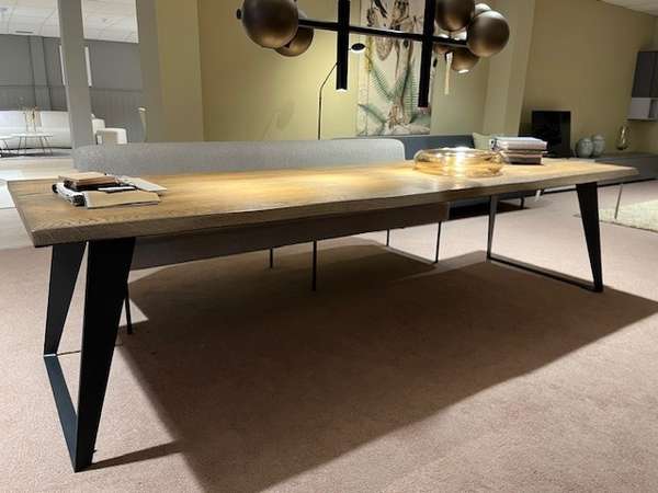 Nouvion organisch eettafel - 300x100 - Materiaal
