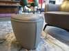 Poltrona Frau Mamy Blue fauteuil met poef - Materiaal