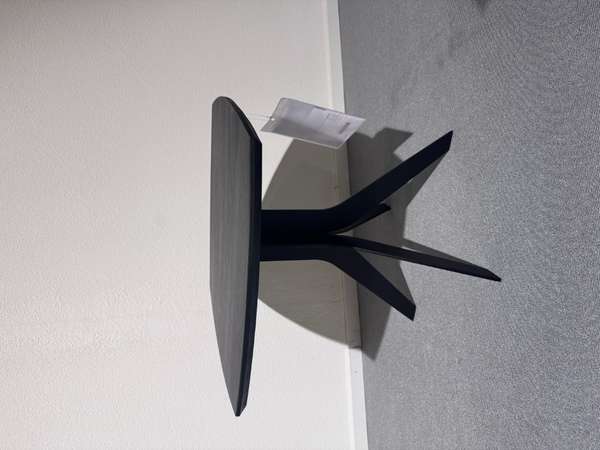 Montel Floyd bijzettafel