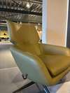 Leolux Lloyd Plus fauteuil met poef - Details