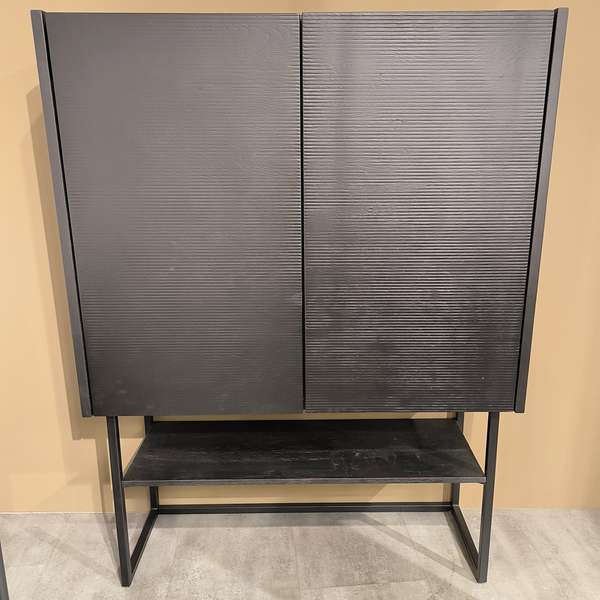 XOOON Highboard Carving wandkast - Materiaal