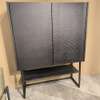 XOOON Highboard Carving wandkast - Materiaal