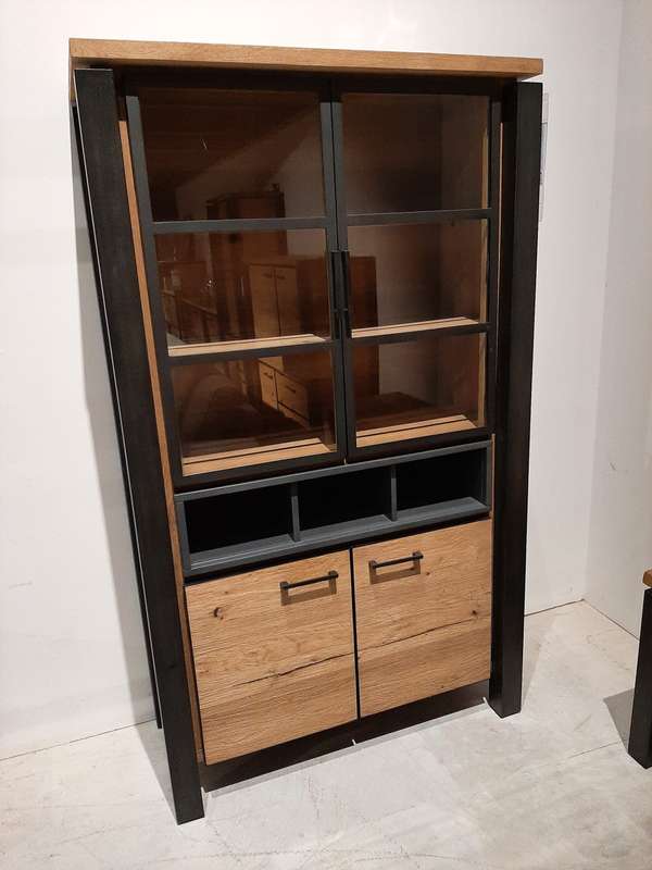 In.House Lucania vitrinekast - Materiaal