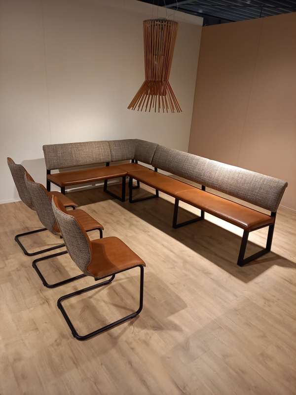 Bree's New World Solution eetbank met eetkamerstoel (set van 3) - Materiaal