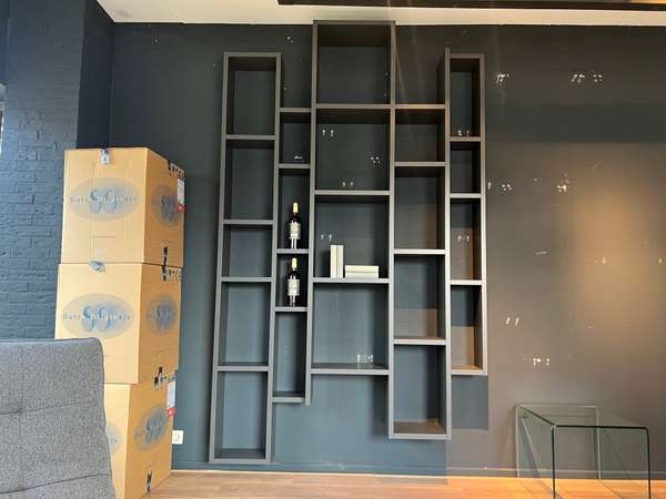 IRO SE 7001 wandkast - Materiaal