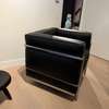 Cassina LC2 fauteuil - Vooraanzicht