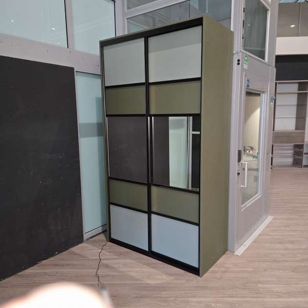 VTH Zweefdeur kledingkast - Showroom