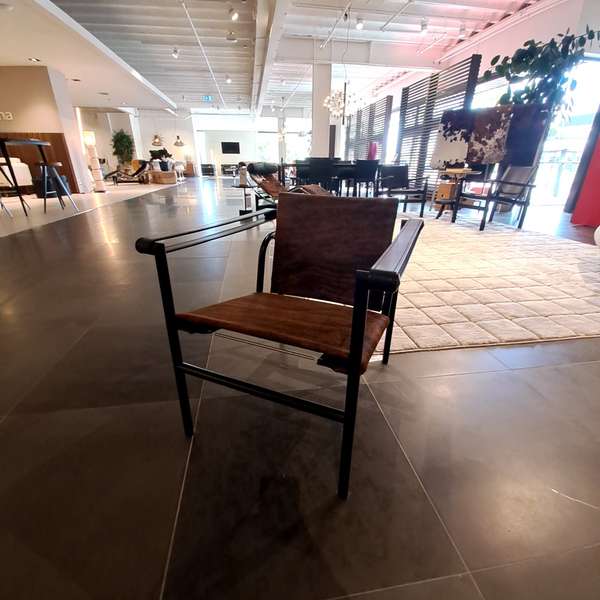 Cassina LC1 fauteuil - Showroom
