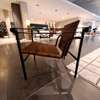 Cassina LC1 fauteuil - Vooraanzicht