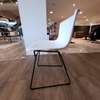 Knoll International Bertoia eetkamerstoel - Zijaanzicht rechts