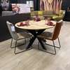 Nouvion Yvo eettafel Ø130 met 3 Koinor Essay eetkamerstoel (set van 3) - Showroom
