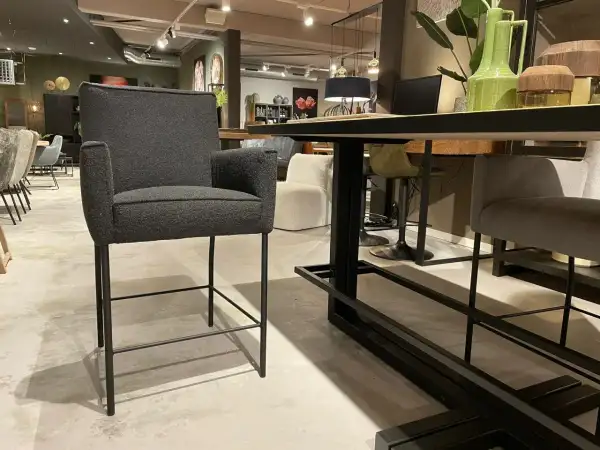 RT Design Gigondas barkruk - Showroom