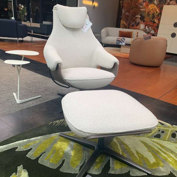 Leolux Cream Plus fauteuil met poef - Showroom