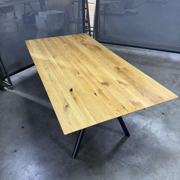 bert plantagie Parade eettafel - Materiaal