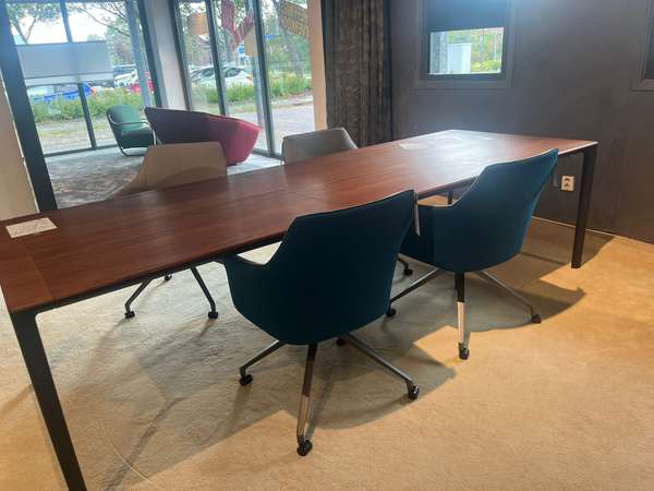 Leolux Mara Twist eetkamerstoel (set van 4)