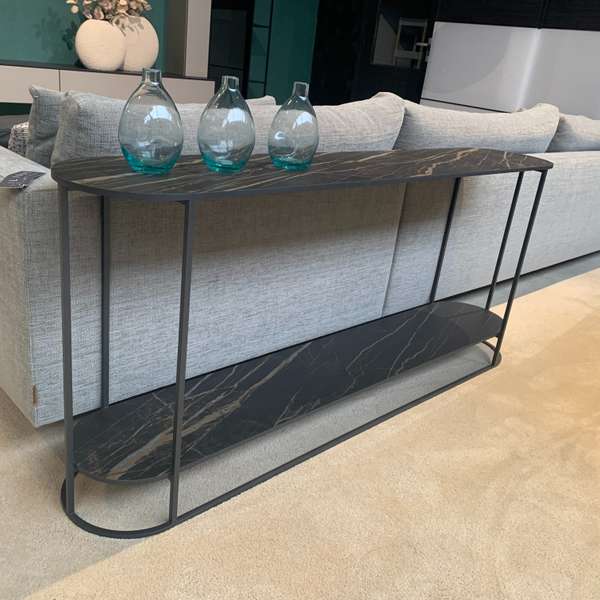 Metaform Curves D sidetable - Showroom