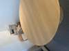 Design eettafel 'Torsion' eik Ø127 cm - Details