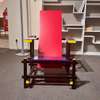 Cassina Red & Blue Chair fauteuil - Zijaanzicht rechts