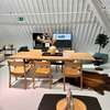 Hay Passerelle eettafel -  260x95 met Pastis eetkamerstoel (set van 6) - Zijaanzicht links