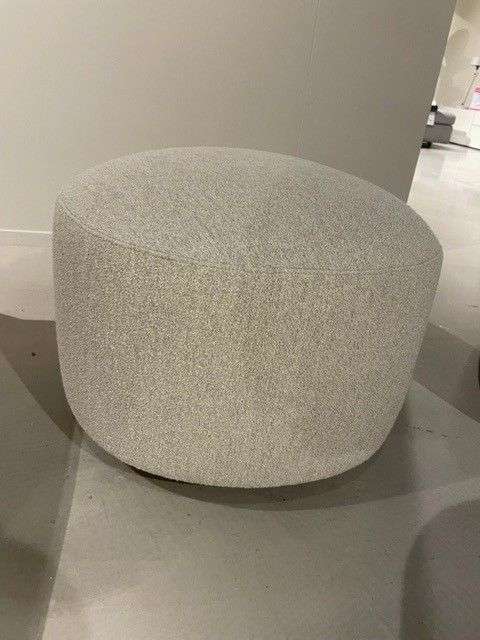 EYYE Kivi Pebble Powder poef - Materiaal