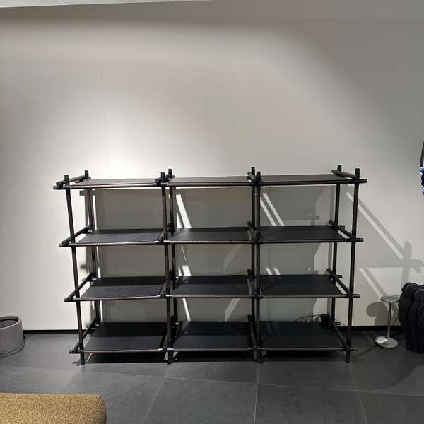 Menu A/S Stick kastsysteem - Showroom