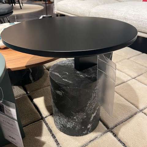 Cassina Senu low salontafel  - Showroom