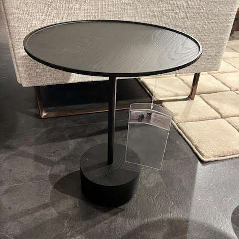 Cassina 194.FN49 bijzettafel  - Showroom
