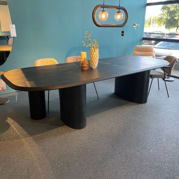 Eleonora Walter eettafel - 300x120 - Materiaal