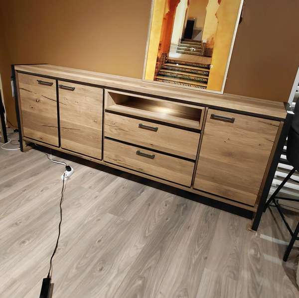 Henders & Hazel Metalo dressoir - Showroom