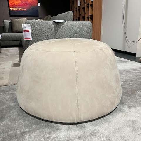 MDF Italia Fuji poef - Showroom