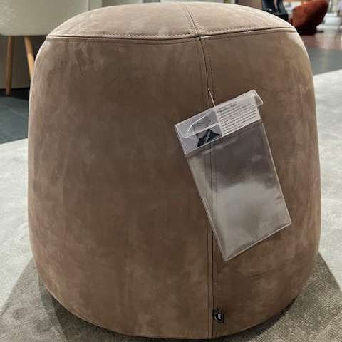 MDF Italia Fuji poef - Showroom