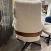 Leolux Cream fauteuil met poef - Achter aanzicht