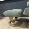 Stressless David relaxfauteuil medium met hocker - Zijaanzicht rechts