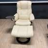 Stressless Mayfair relaxfauteuil small met hocker - Showroom