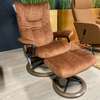 Stressless Wing relaxfauteuil met hocker medium  - Showroom