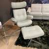 Stressless Berlin relaxfauteuil met hocker M - Zijaanzicht links