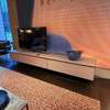 Spectral Scala tv-meubel met Sonos Arc en Samsung TV - Details