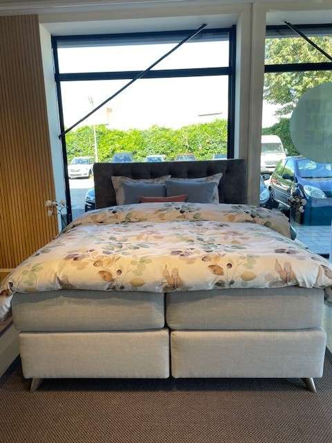 Dorbien Nature II bed - 180x210