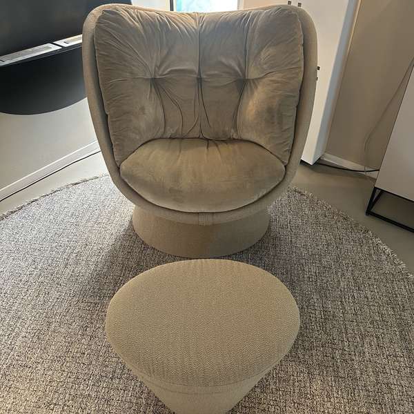 Montis Fabian fauteuil met poef - Showroom